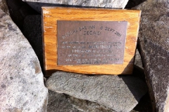 Memorial Plaque on A'Ghlas-bheinn Memorial Plaque on A'Ghlas-bheinn